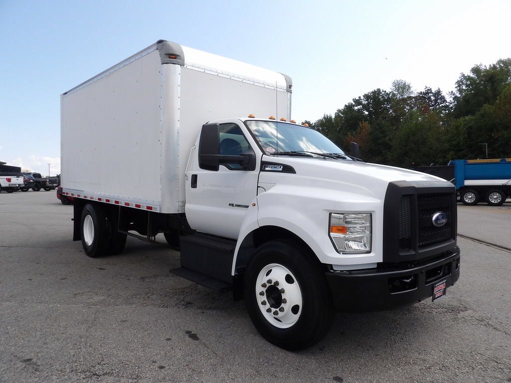 Used 2017 Ford F650 2WD Regular Cab Super Duty image 8
