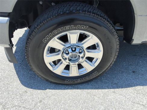 Certified 2021 Ford F250 Platinum w/ FX4 Off-Road Package AWD/4WD image 10