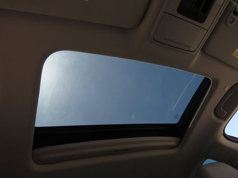 Certified 2023 Honda Accord EX image 8