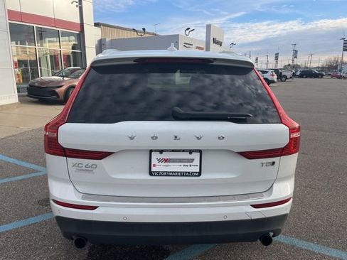Used 2019 Volvo XC60 T5 Momentum w/ Multimedia Package image 5