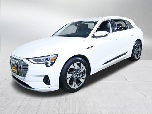 Used 2021 Audi e-tron Premium w/ Towing Package AWD/4WD image 3