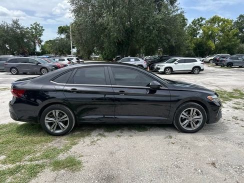Used 2022 Volkswagen Jetta SE FWD image 18
