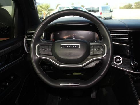 Used 2022 Jeep Wagoneer Series II AWD/4WD image 16