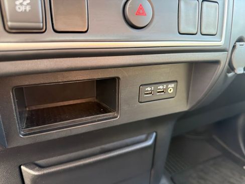 Used 2019 Nissan Titan S image 42