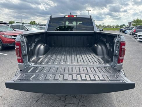 Used 2019 RAM 1500 Laramie AWD/4WD image 10