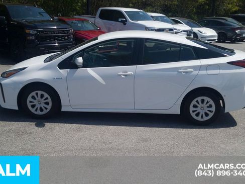 Used 2022 Toyota Prius LE FWD image 11
