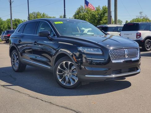 Used 2023 Lincoln Nautilus Reserve AWD/4WD image 32