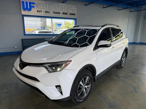 Used 2018 Toyota RAV4 XLE FWD image 12