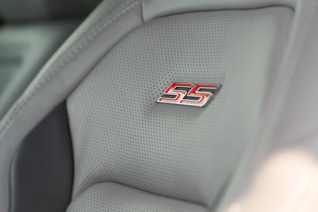 Used 2018 Chevrolet Camaro SS w/ LPO, Ground Effects Package RWD image 26