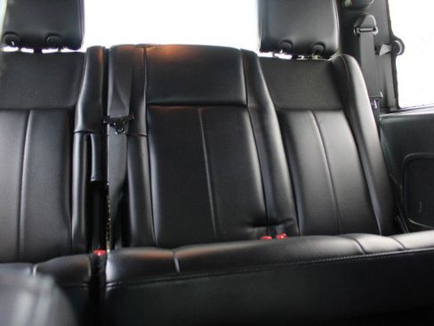 Used 2016 Ford Expedition XLT w/ Equipment Group 202A RWD image 18