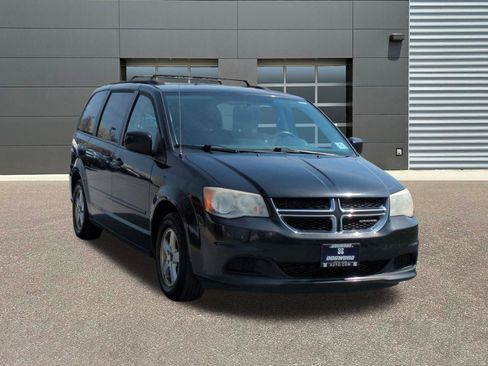 Used 2012 Dodge Grand Caravan SXT FWD image 1