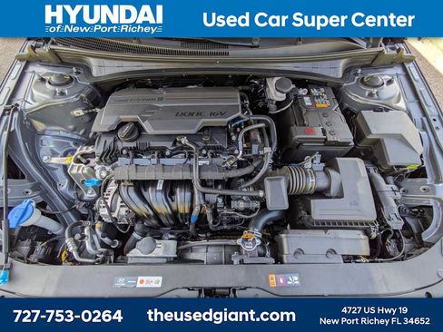 Certified 2025 Hyundai Elantra SE FWD image 12