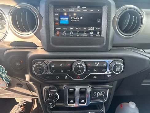 Used 2023 Jeep Wrangler Sport AWD/4WD image 16