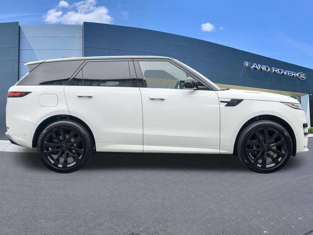 New 2026 Land Rover Range Rover Sport Dynamic SE AWD/4WD image 8