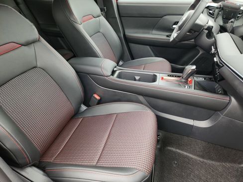 New 2025 Nissan Kicks SR image 14