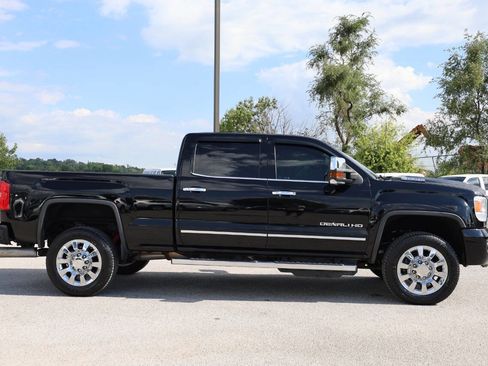 Used 2019 GMC Sierra 2500 Denali w/ Duramax Plus Package image 7