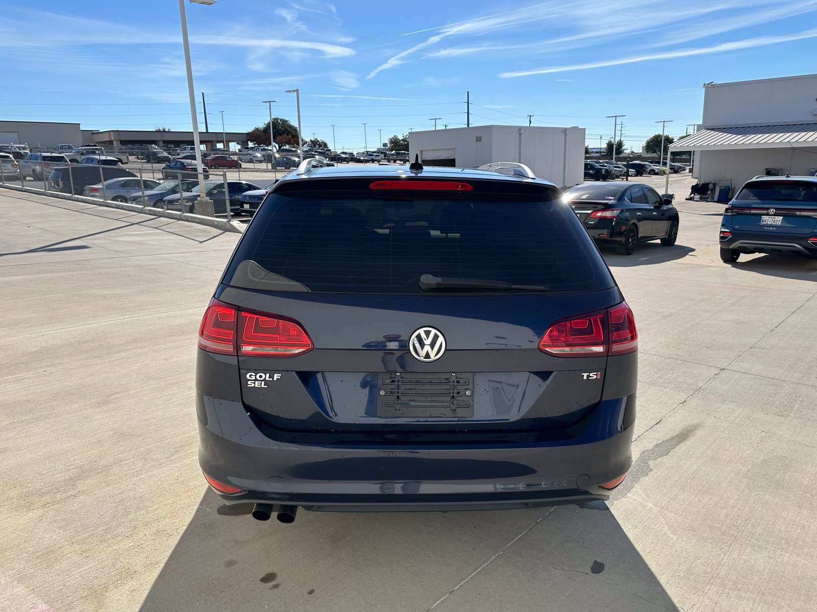 Used 2017 Volkswagen Golf SEL FWD image 6