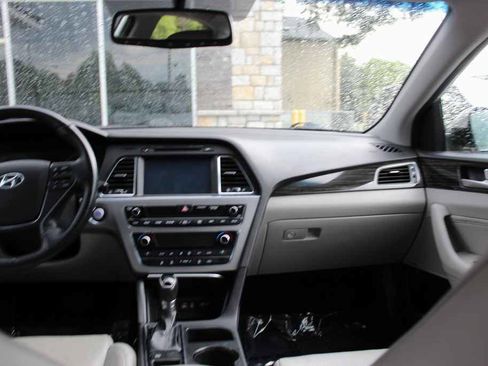 Used 2016 Hyundai Sonata Limited w/ Option Group 04 FWD image 31