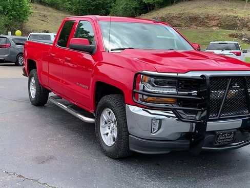 Used 2017 Chevrolet Silverado 1500 LT w/ All Star Edition AWD/4WD image 7