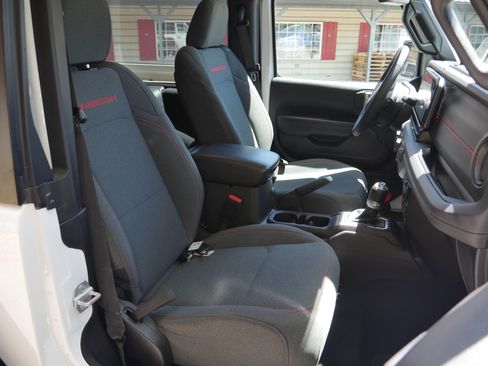 Used 2024 Jeep Wrangler Rubicon w/ Technology Group AWD/4WD image 29