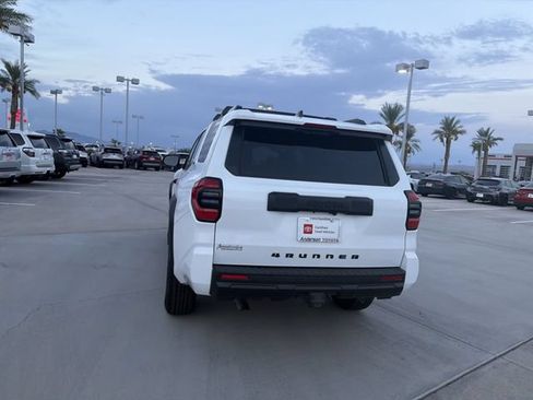 Certified 2025 Toyota 4Runner SR5 AWD/4WD image 6