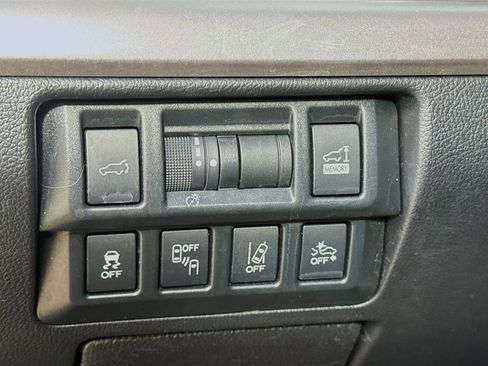 Used 2019 Subaru Outback 2.5i Premium AWD/4WD image 12