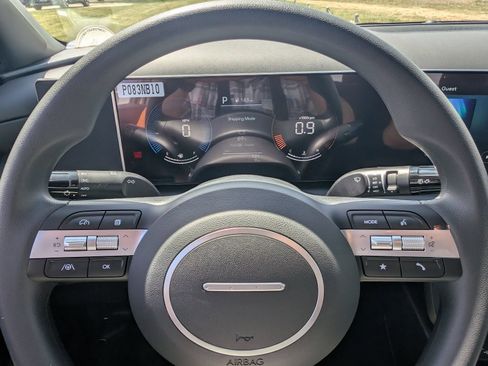 Certified 2025 Hyundai Santa Cruz SE FWD image 9