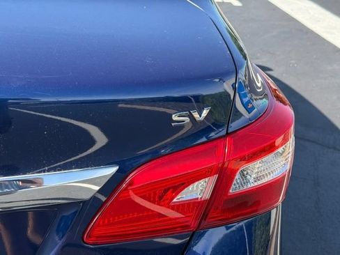 Used 2019 Nissan Sentra SV FWD image 7