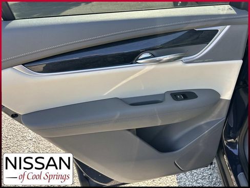 Used 2025 Cadillac XT6 Premium Luxury w/ Technology Package FWD image 23