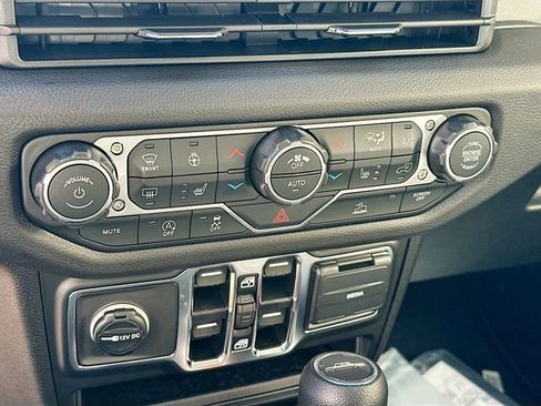 New 2026 Jeep Gladiator Sport image 15