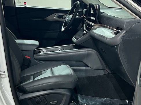 New 2026 Ford Explorer Active w/ Active Comfort Package AWD/4WD image 60