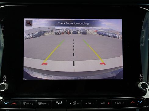 Used 2022 Jeep Wagoneer Series III w/ Premium Group I AWD/4WD image 18