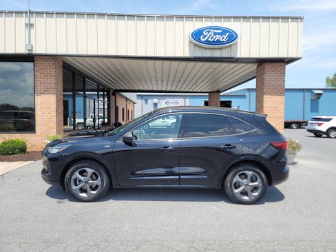 Used 2023 Ford Escape ST-Line w/ Tech Pack #1 image 1
