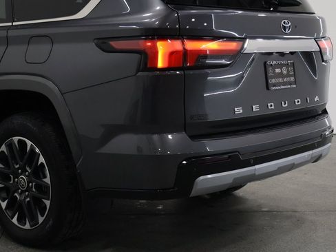 Used 2023 Toyota Sequoia Limited image 10