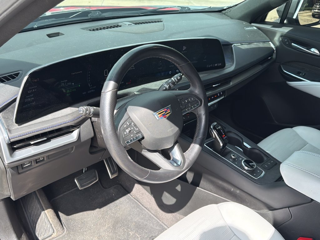 Used 2025 Cadillac XT4 Sport FWD image 6