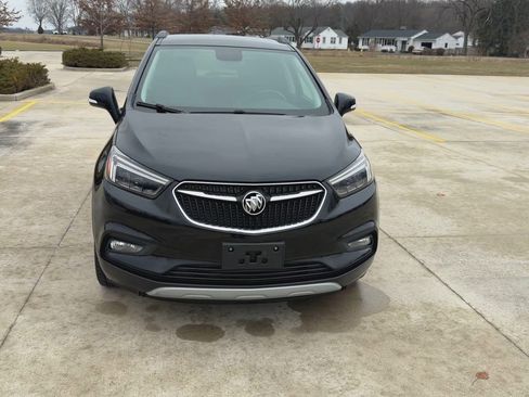 Used 2018 Buick Encore Essence image 3