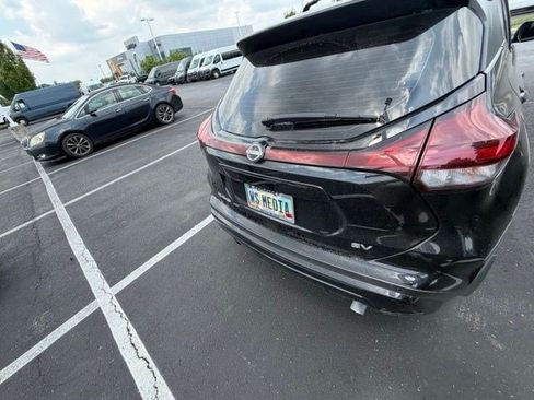 Used 2024 Nissan Kicks SV w/ Interior Electronics Package FWD image 6