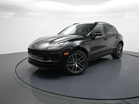 Used 2026 Porsche Macan AWD/4WD image 1
