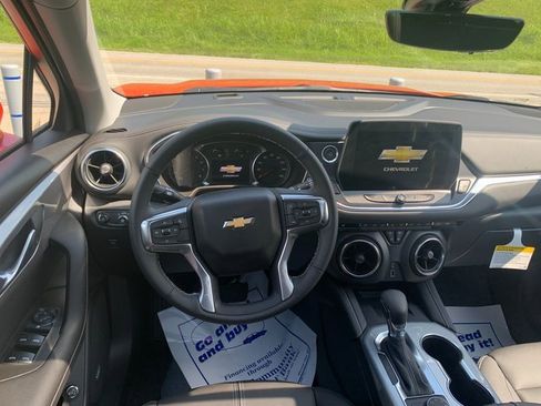 Used 2025 Chevrolet Blazer LT w/ Sound & Technology Package image 13