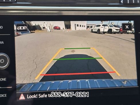 Used 2023 Volkswagen Tiguan SE image 19