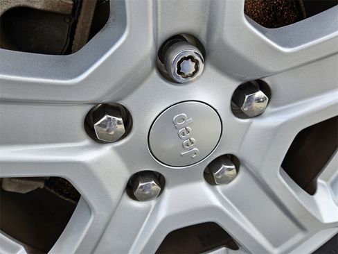 Used 2020 Jeep Wrangler Sport image 8