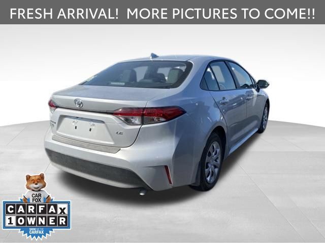 Used 2026 Toyota Corolla LE FWD image 4