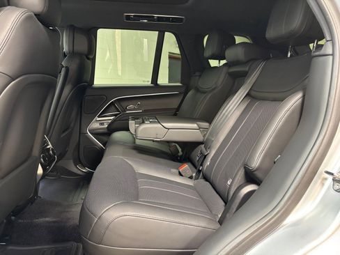 Used 2025 Land Rover Range Rover SE AWD/4WD image 27
