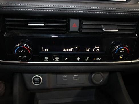 Used 2021 Nissan Rogue SV FWD image 43