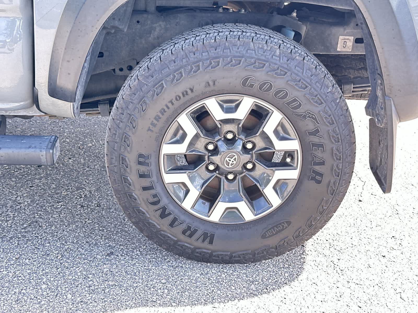 Used 2021 Toyota Tacoma 4x4 Double Cab image 12