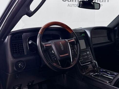 Used 2016 Lincoln Navigator L Reserve image 9