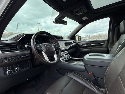 Used 2021 GMC Yukon XL Denali image 15