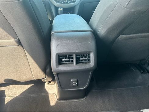 Used 2021 Chevrolet Equinox LT image 19