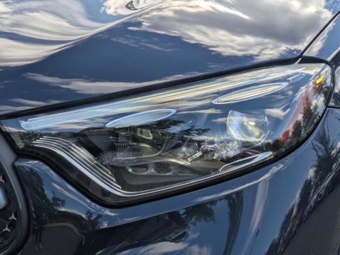 Used 2023 Mercedes-Benz GLC 300 4MATIC image 9