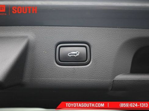Used 2025 Hyundai Palisade SEL AWD/4WD image 32